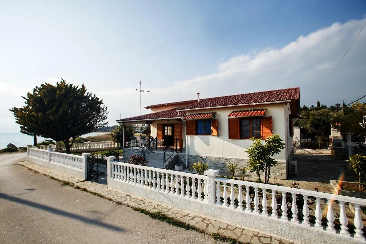 بيت للعطل Halkidiki Seafront Beach House Nea Kallikrateia اليونان